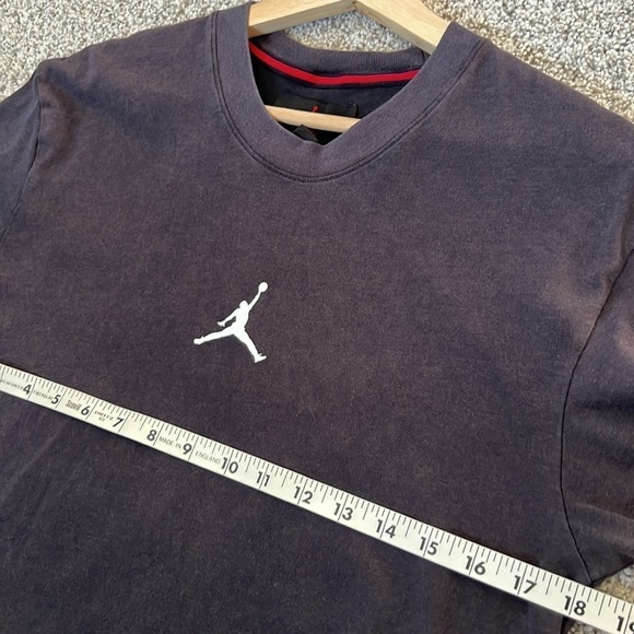 Jordan Brand Men’s Logo Tee Distressed Look Black Size Small - Picture 8 of 9